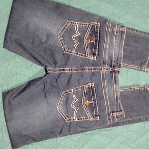 Their size medium size (7-8)